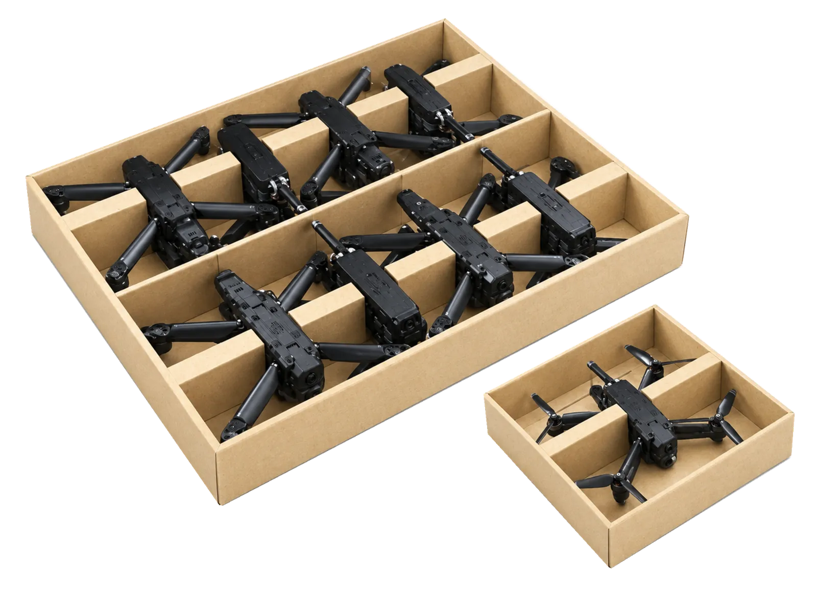 Drones FPV plegados en cajas de cartón, una de ocho unidades y una de una